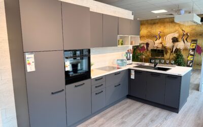 Nolte Einbauküche in Graphit mit Kiruna Birke inkl. NEFF Elektrogeräten. 5.498,00,-