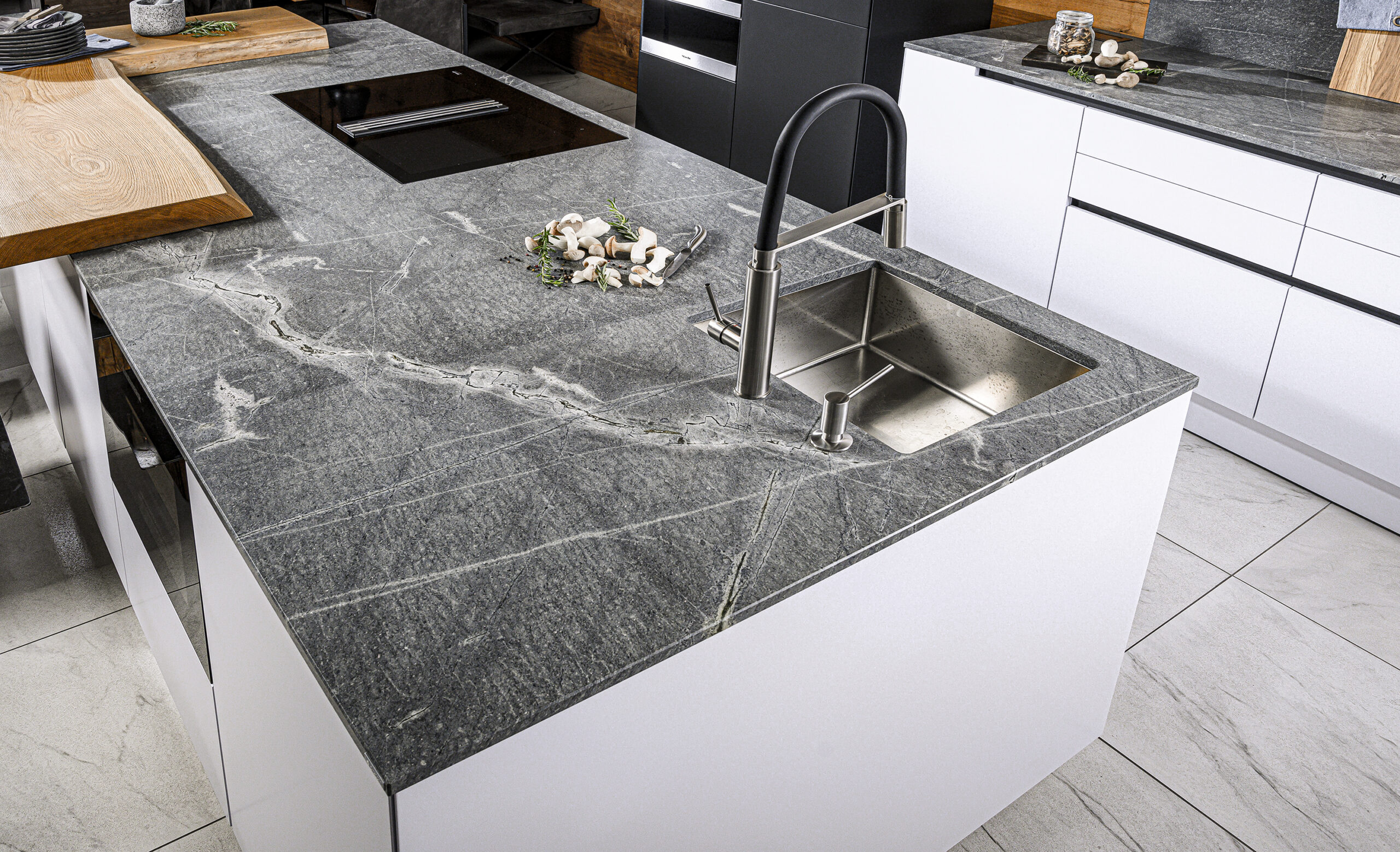 Naturstein Atlantis Leather Look, Fotocredit STRASSER Steine